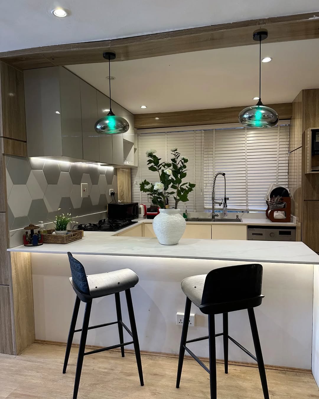 Petite flowers for kitchens and living room spaces