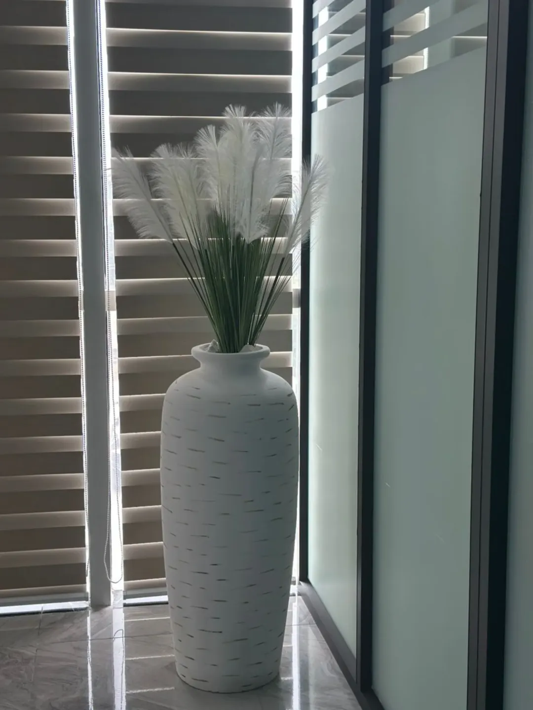 Uri Pot with artificial plant