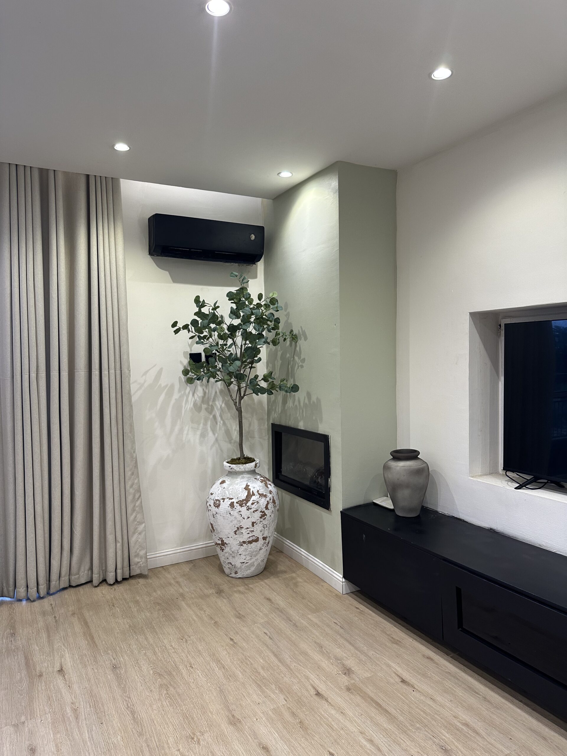 Silk Rustic Onasis Antique Pot – luxury rustic planter with smooth silk texture for home decor in Nigeria.