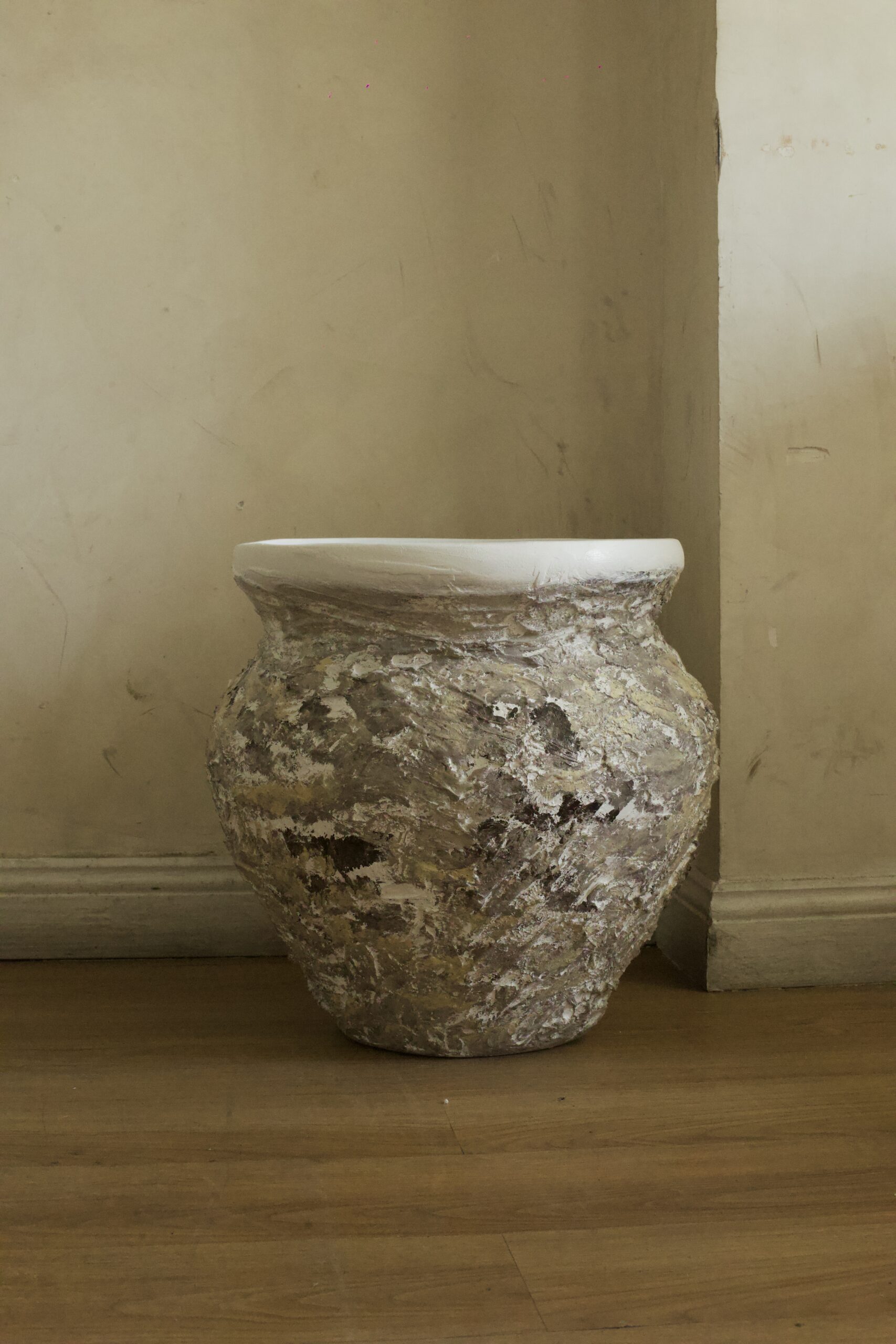 Rustic Ikko Planter – earthy textured rustic planters for modern home styling.
