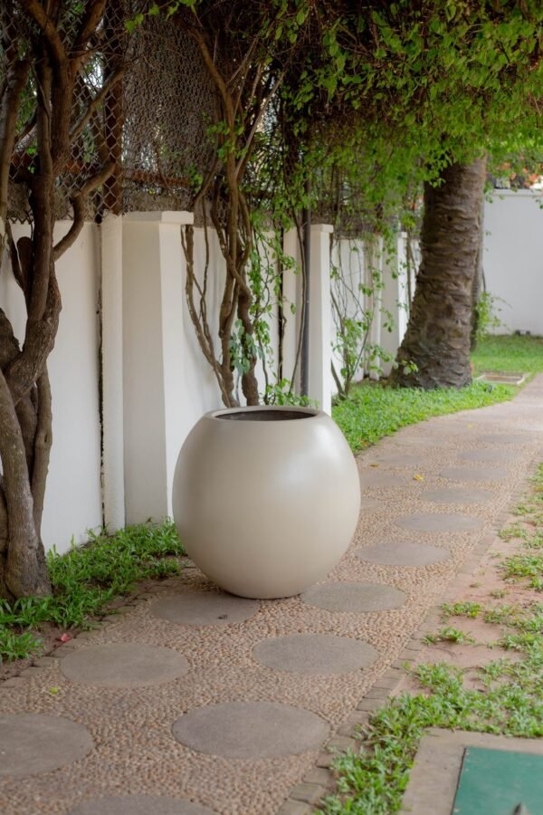 Bell Fiberglass Planter 60cm Bell Fiberglass Planter 60cm