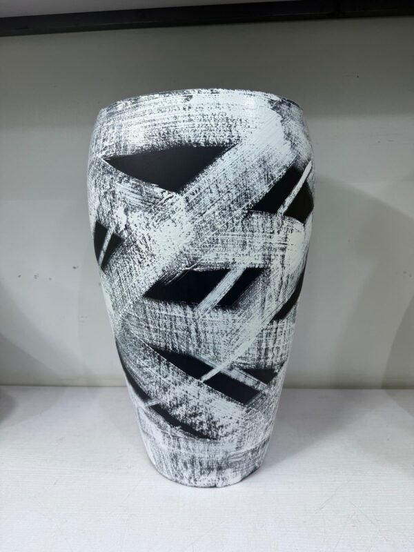 Black and White Stroked Small Rotunda Fibrecast Planter 54cm Black and White Stroked Small Rotunda Fibrecast Planter 54cm