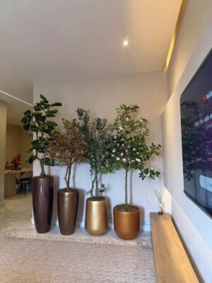 Gold-Toned Pot Cluster for Modern Interiors