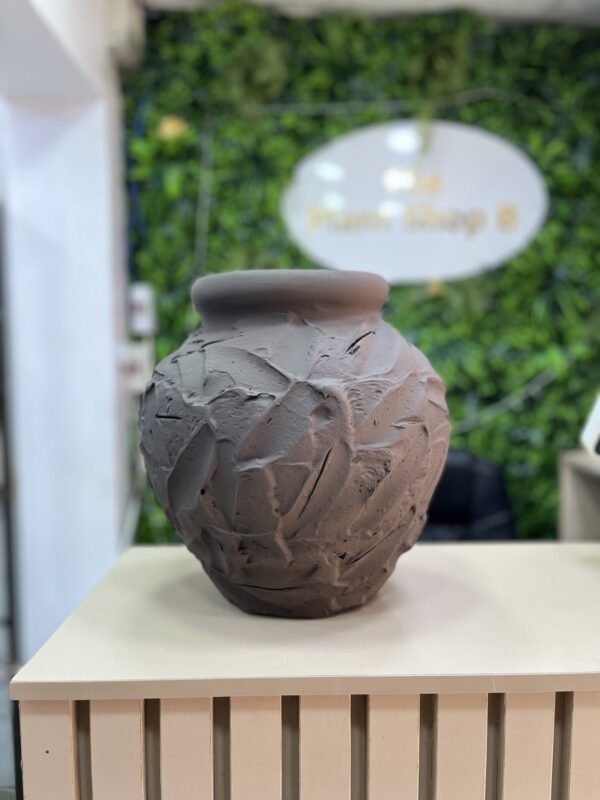 Medina (Ruffled) Fibrecast Vase 31cm