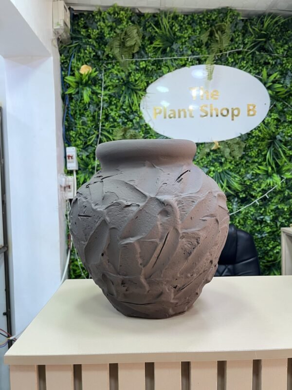 Medina (Ruffled) Fibrecast Vase 31cm, view 2